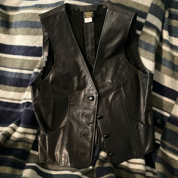 Leather vest - Picture 1 of 2